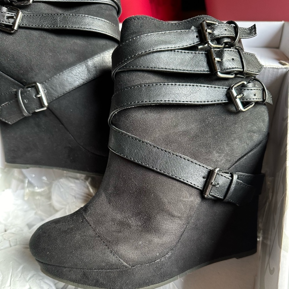 Black Ankle wedge boots women size 6.5
